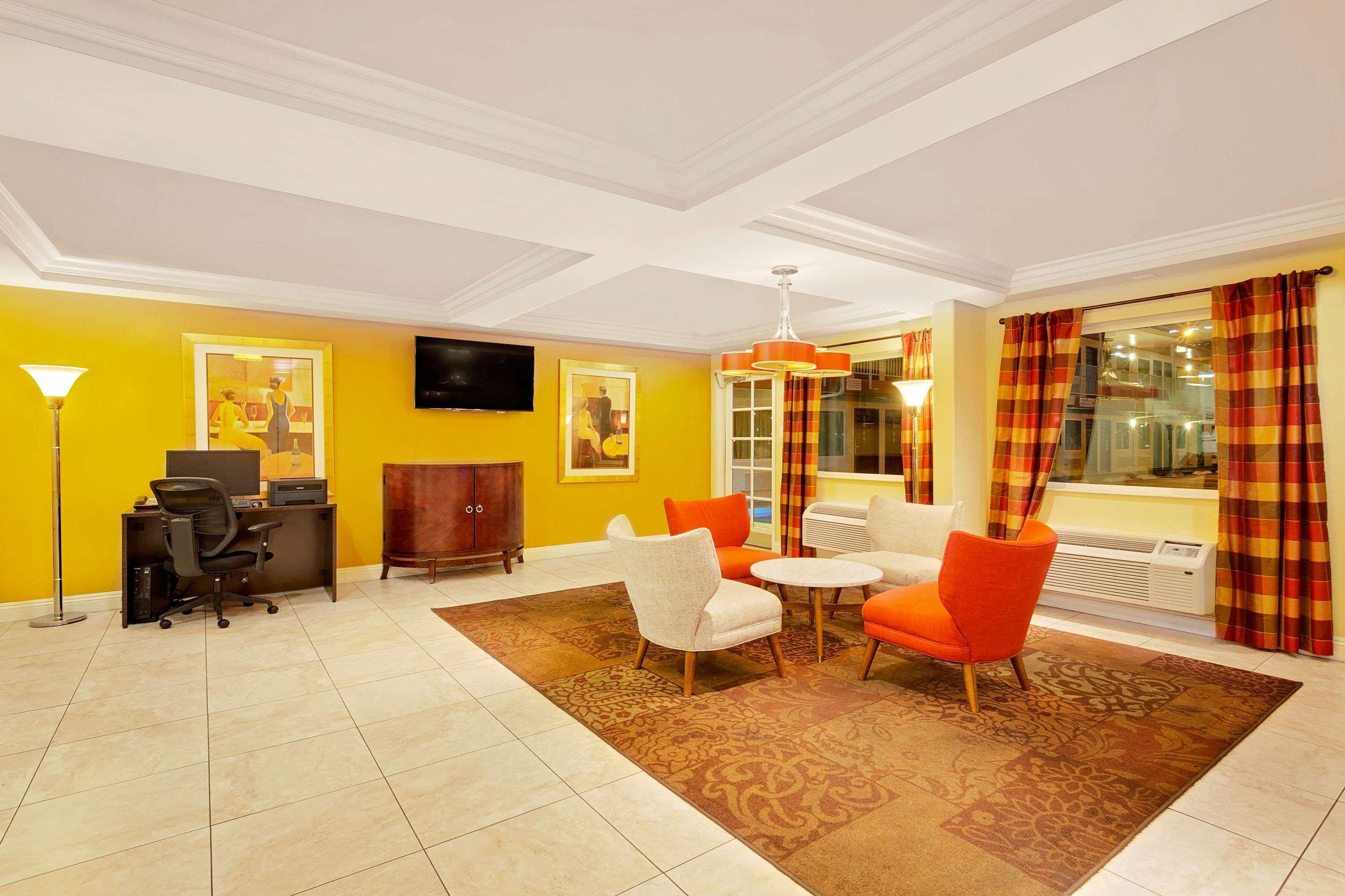 Howard Johnson By Wyndham Las Vegas Near The Strip Ngoại thất bức ảnh