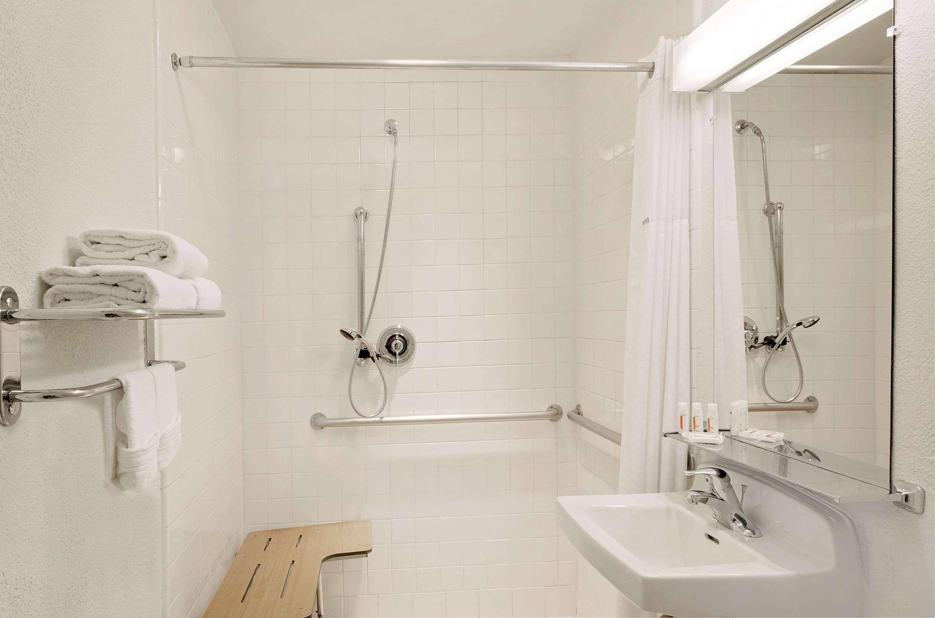Howard Johnson By Wyndham Las Vegas Near The Strip Ngoại thất bức ảnh