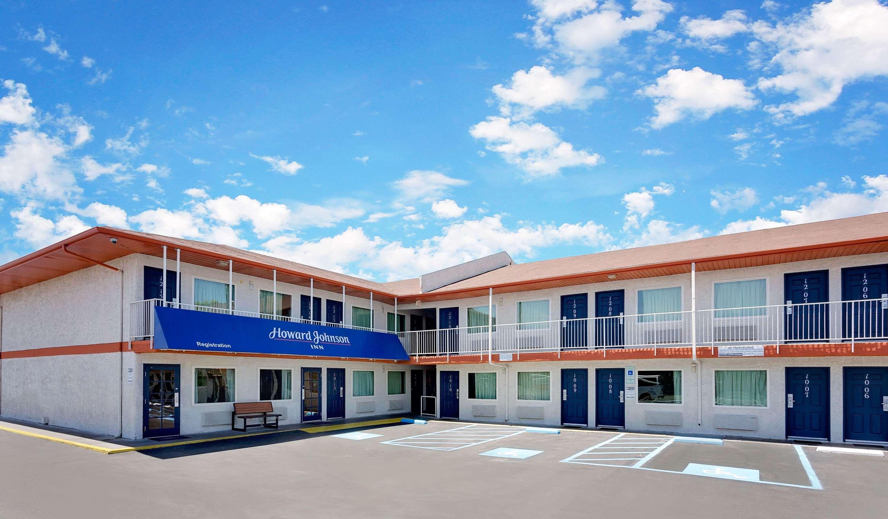 Howard Johnson By Wyndham Las Vegas Near The Strip Ngoại thất bức ảnh