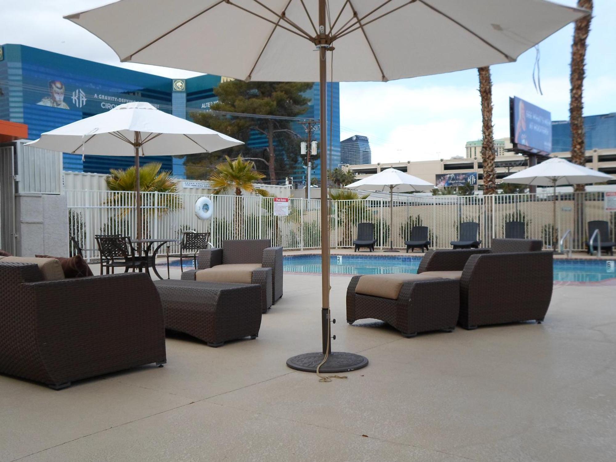 Howard Johnson By Wyndham Las Vegas Near The Strip Ngoại thất bức ảnh