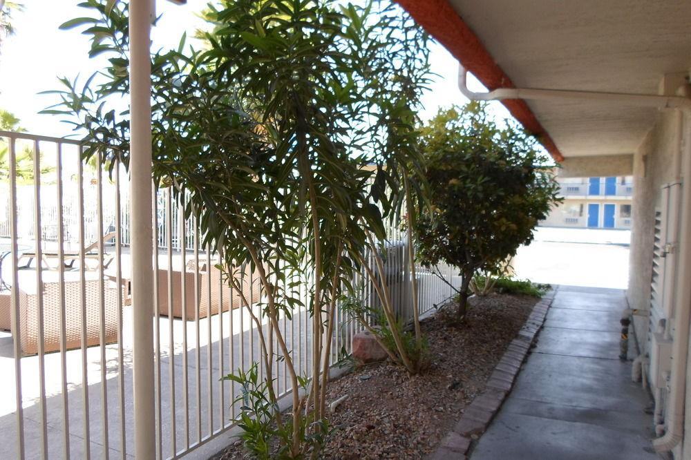 Howard Johnson By Wyndham Las Vegas Near The Strip Ngoại thất bức ảnh