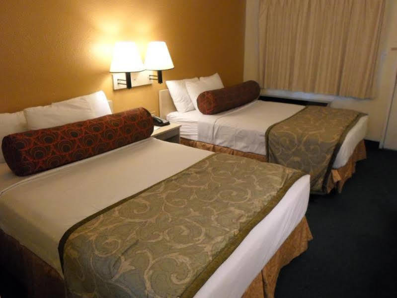 Howard Johnson By Wyndham Las Vegas Near The Strip Ngoại thất bức ảnh