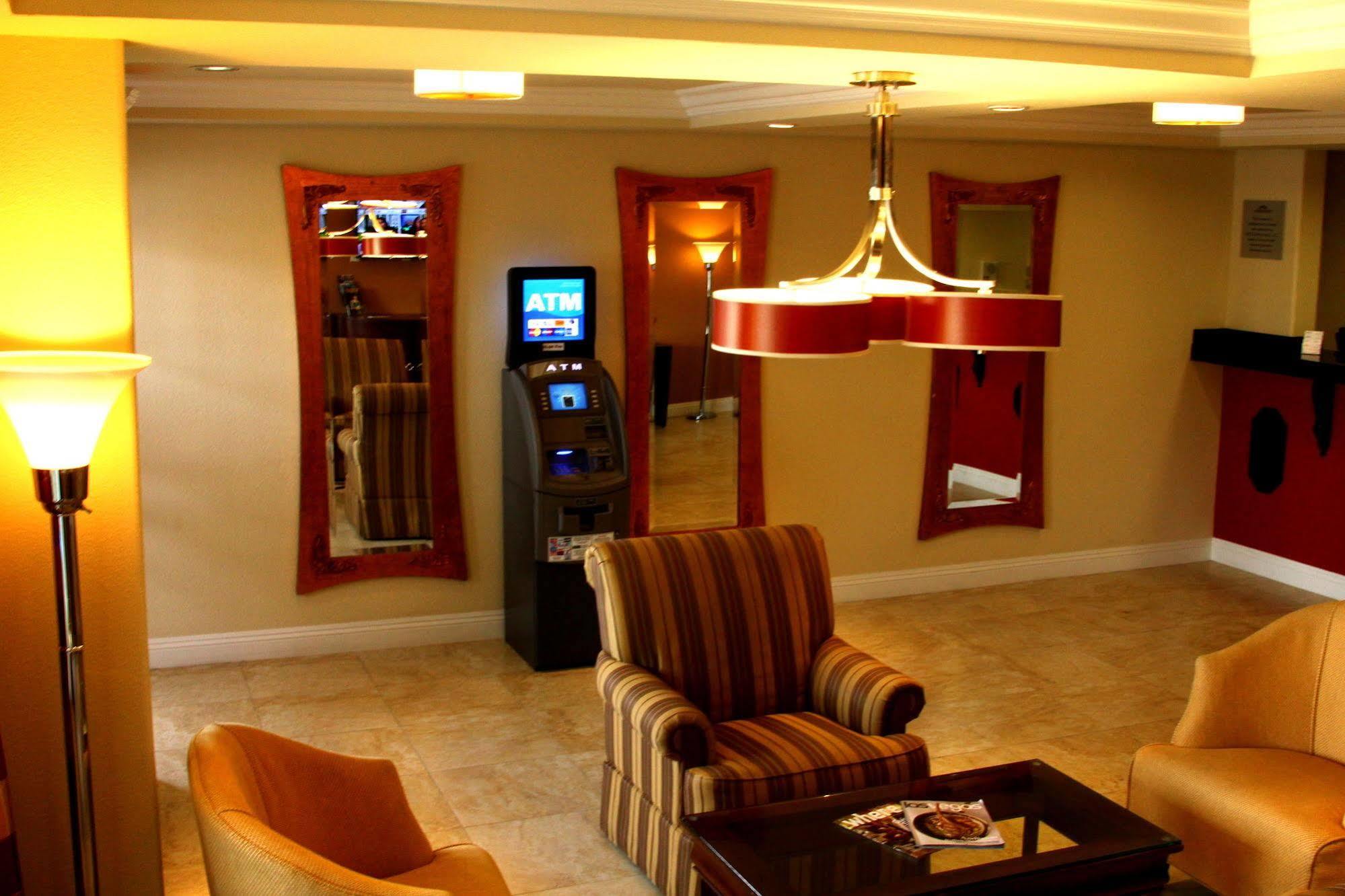 Howard Johnson By Wyndham Las Vegas Near The Strip Ngoại thất bức ảnh